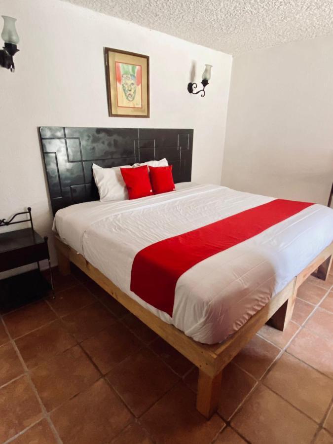 Hotel De Cervantes San Sebastián del Oeste Esterno foto