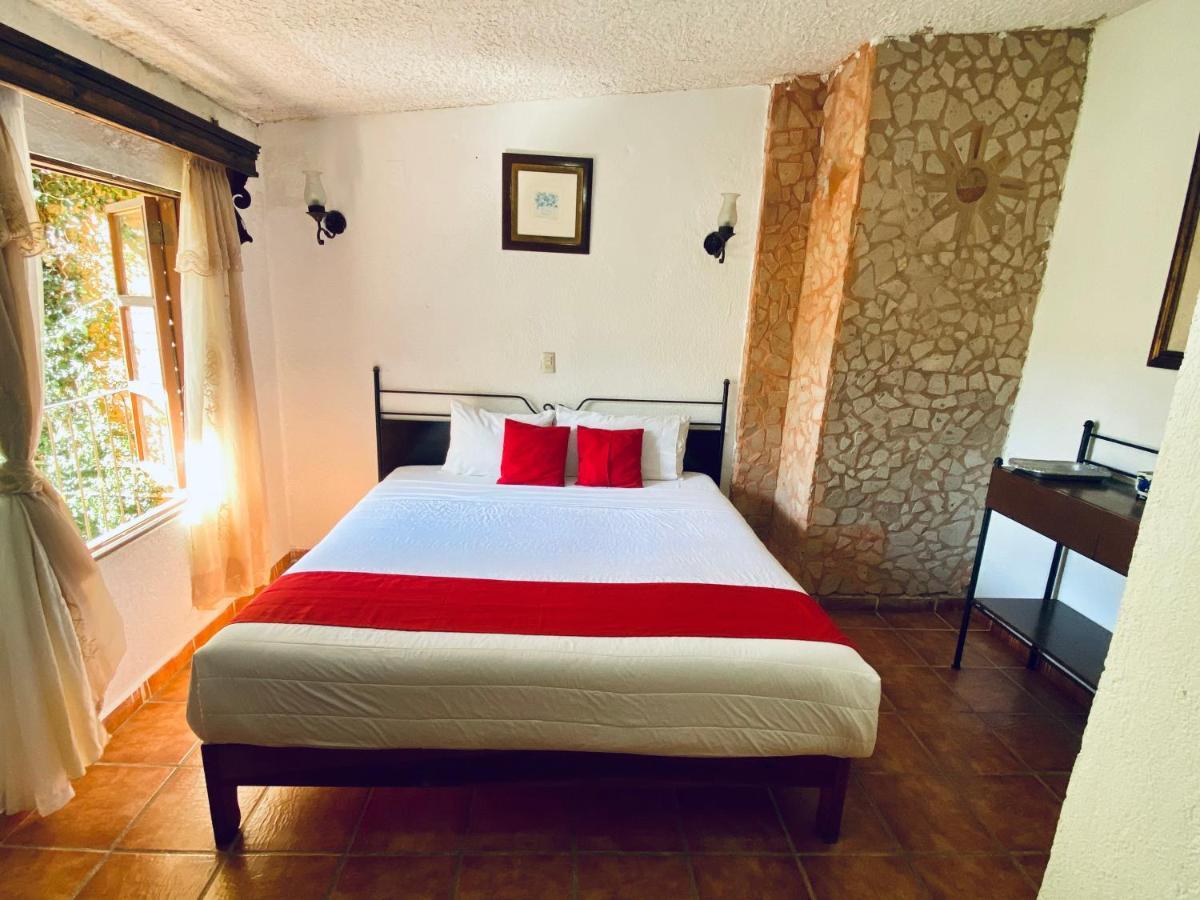 Hotel De Cervantes San Sebastián del Oeste Esterno foto