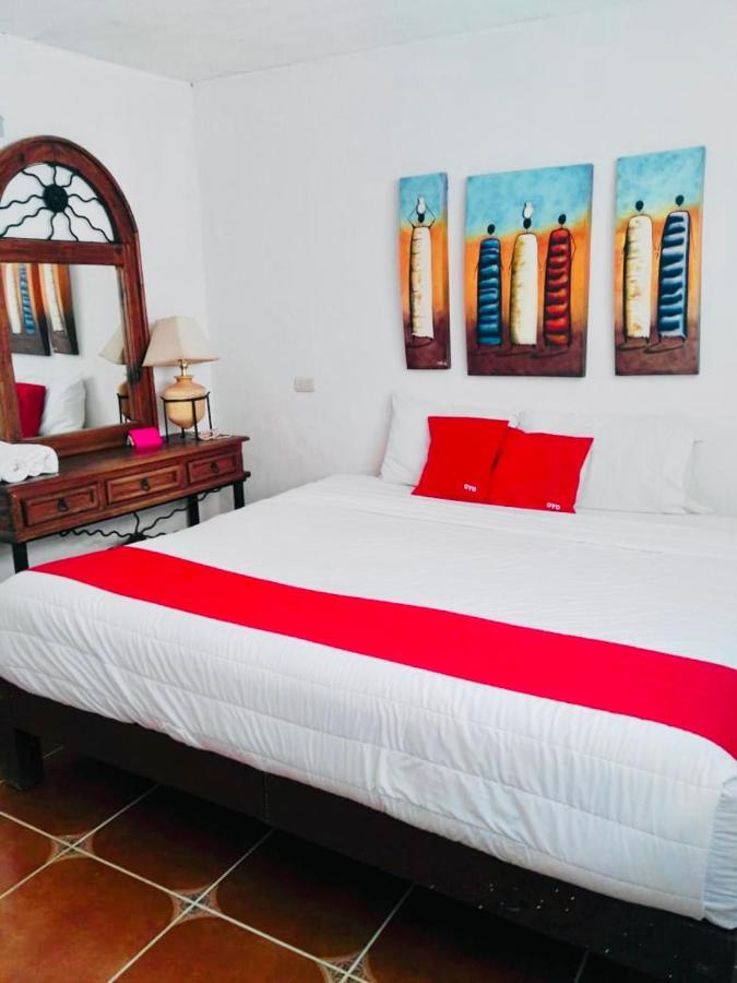 Hotel De Cervantes San Sebastián del Oeste Esterno foto